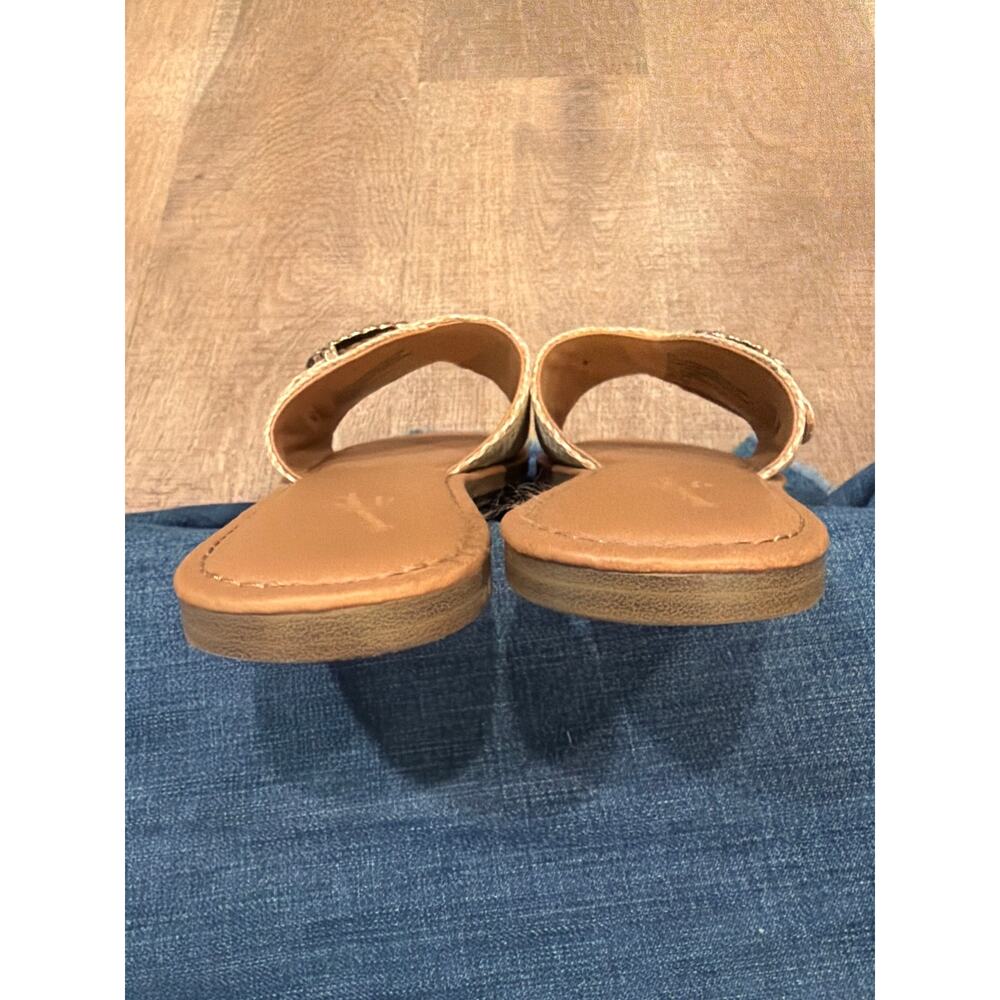 Women Nesryn Raffia Shell Ornament Slide Sandals - Universal - Picture 4 of 5